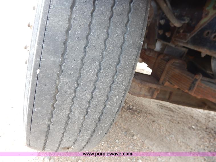 image for item K1727 1999 International 4900 dump truck