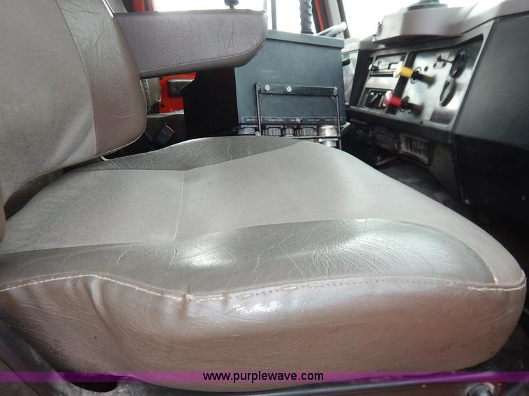 image for item K1727 1999 International 4900 dump truck