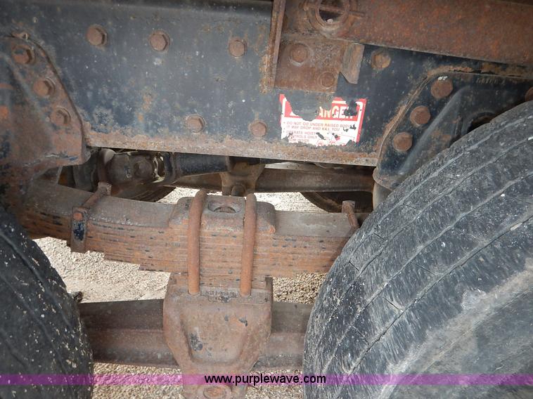 image for item K1727 1999 International 4900 dump truck