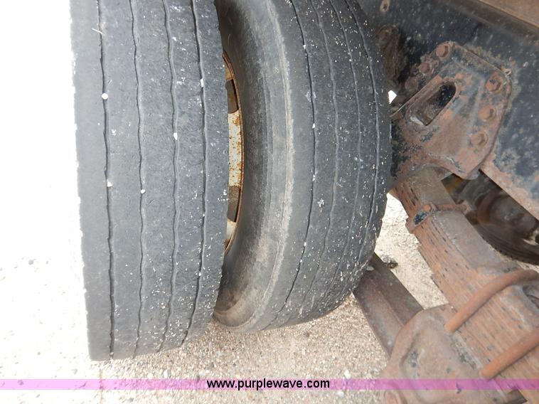 image for item K1727 1999 International 4900 dump truck