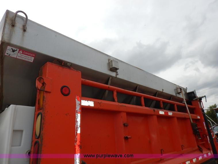 image for item K1727 1999 International 4900 dump truck