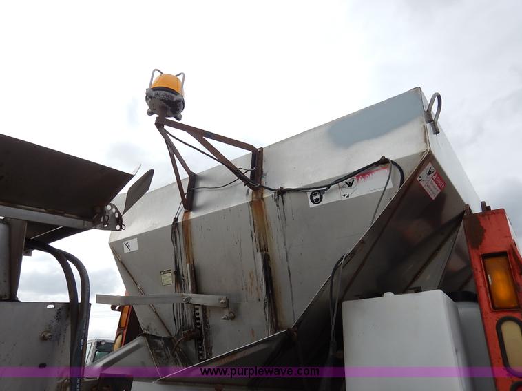 image for item K1727 1999 International 4900 dump truck