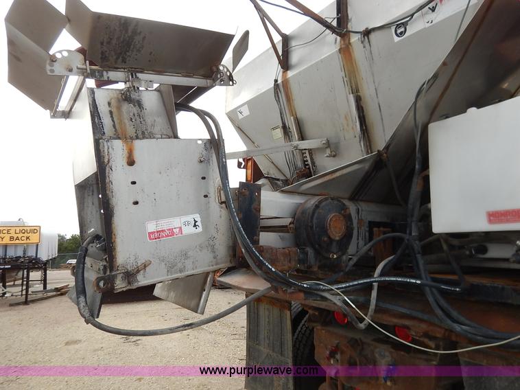 image for item K1727 1999 International 4900 dump truck