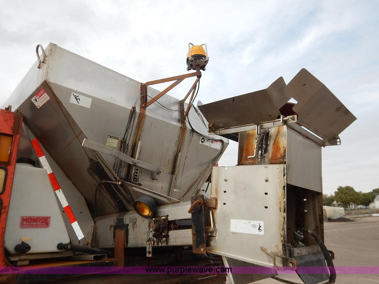 image for item K1727 1999 International 4900 dump truck