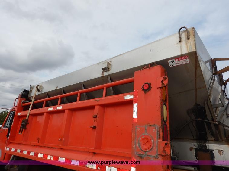 image for item K1727 1999 International 4900 dump truck