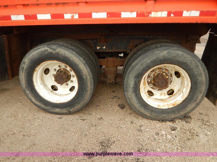 image for item K1727 1999 International 4900 dump truck