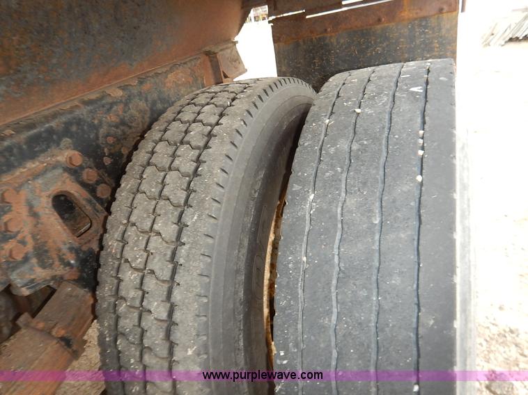 image for item K1727 1999 International 4900 dump truck