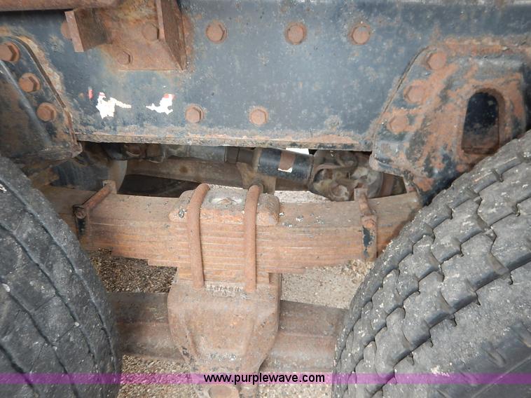 image for item K1727 1999 International 4900 dump truck