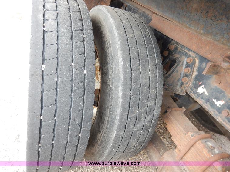 image for item K1727 1999 International 4900 dump truck