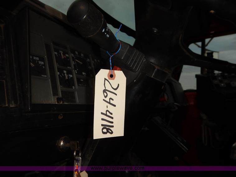 image for item K1727 1999 International 4900 dump truck