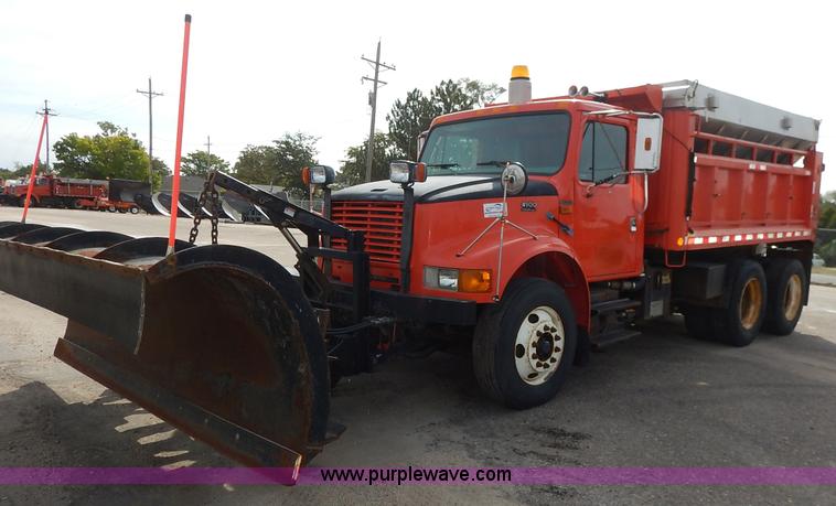 image for item K1733 1999 International 4900 dump truck