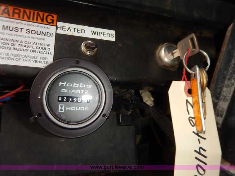 image for item K1733 1999 International 4900 dump truck