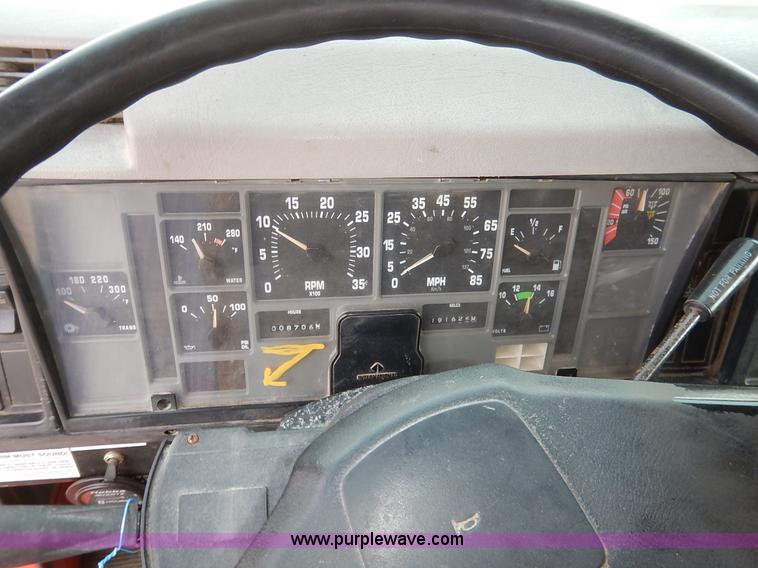 image for item K1733 1999 International 4900 dump truck