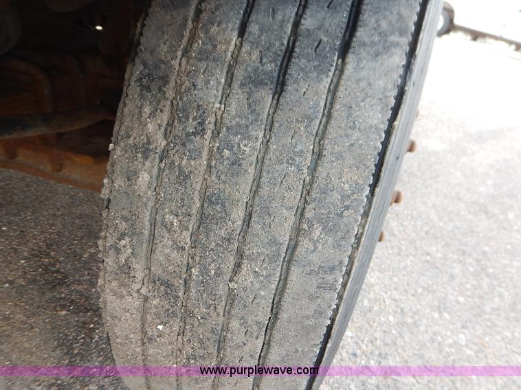 image for item K1733 1999 International 4900 dump truck