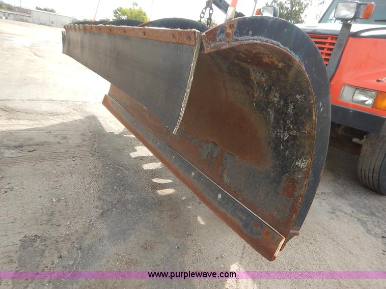 image for item K1733 1999 International 4900 dump truck