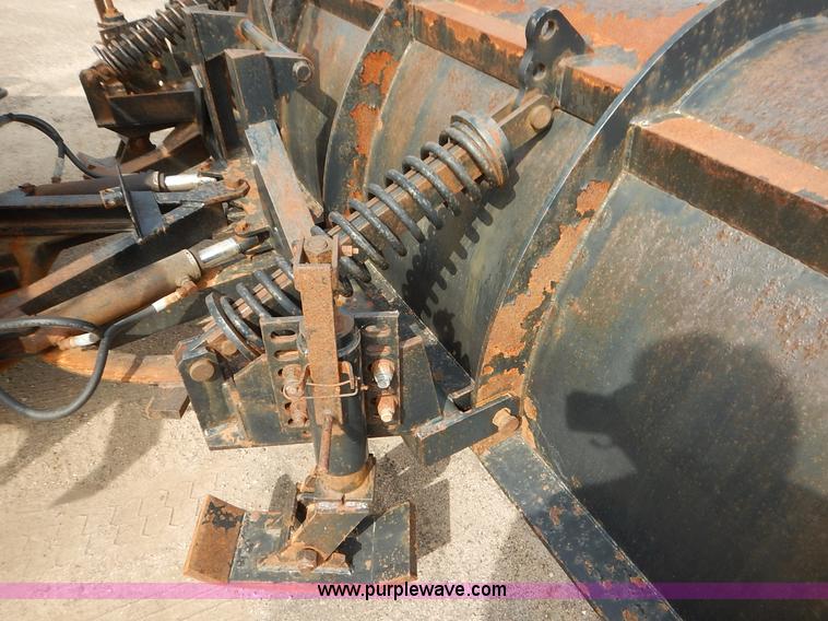 image for item K1733 1999 International 4900 dump truck