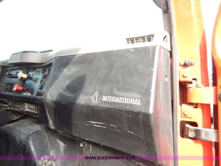 image for item K1733 1999 International 4900 dump truck