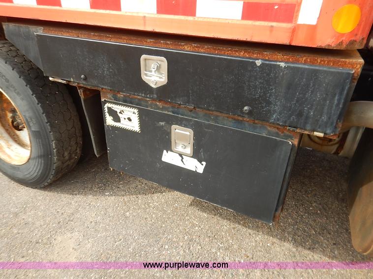 image for item K1733 1999 International 4900 dump truck