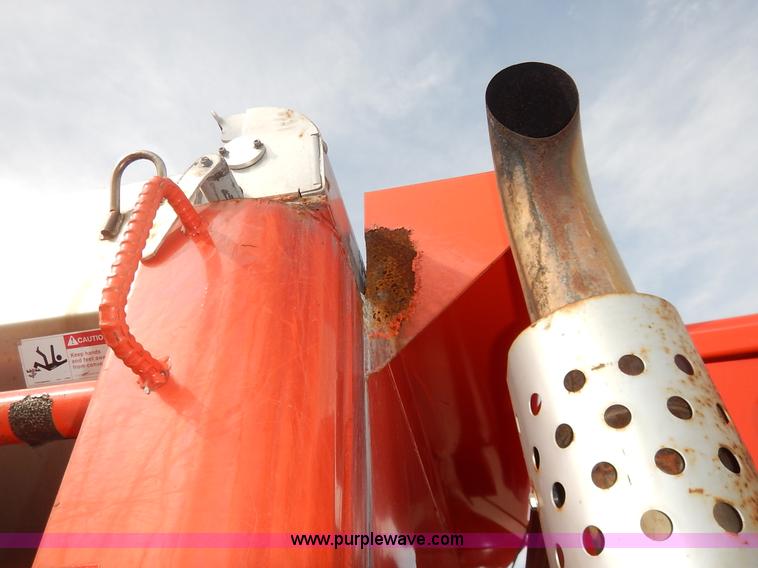 image for item K1733 1999 International 4900 dump truck