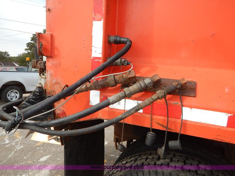 image for item K1733 1999 International 4900 dump truck