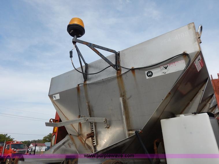 image for item K1733 1999 International 4900 dump truck