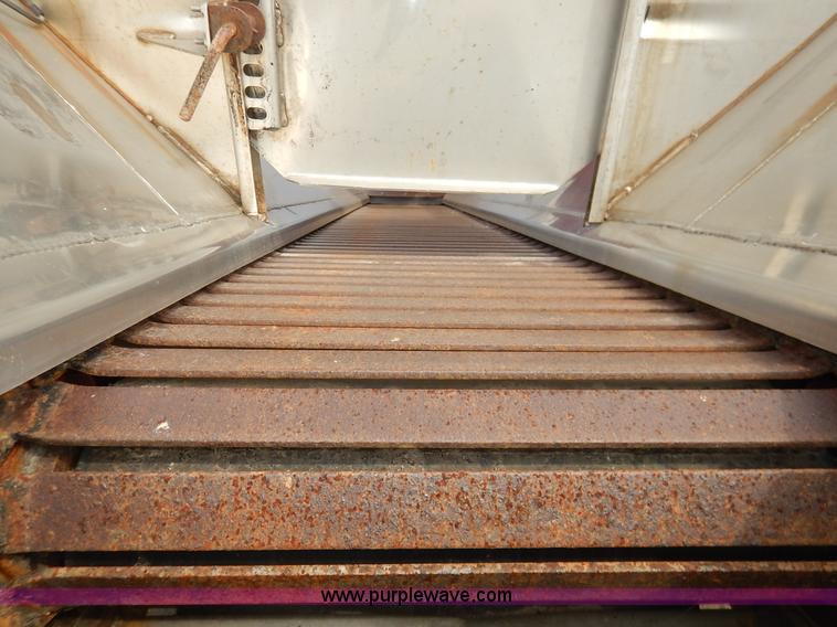 image for item K1733 1999 International 4900 dump truck