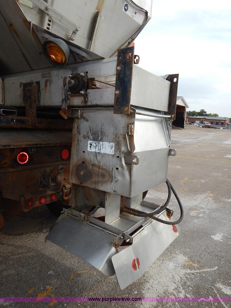 image for item K1733 1999 International 4900 dump truck