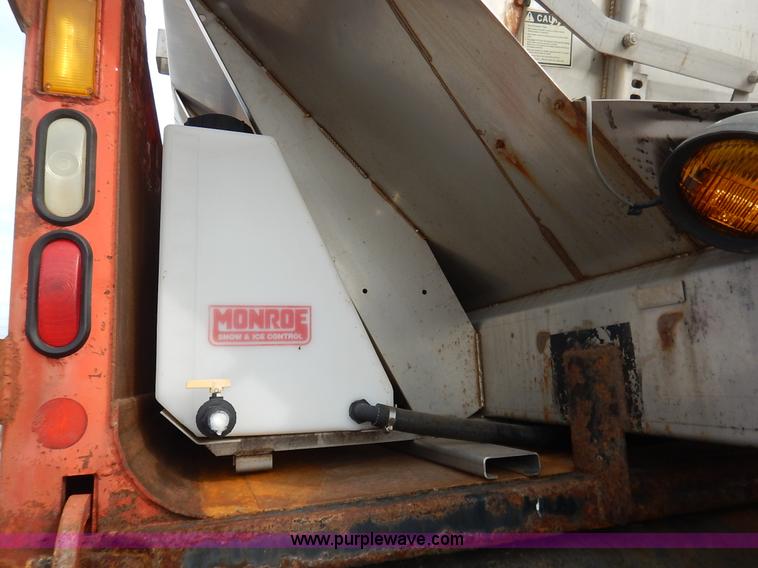 image for item K1733 1999 International 4900 dump truck