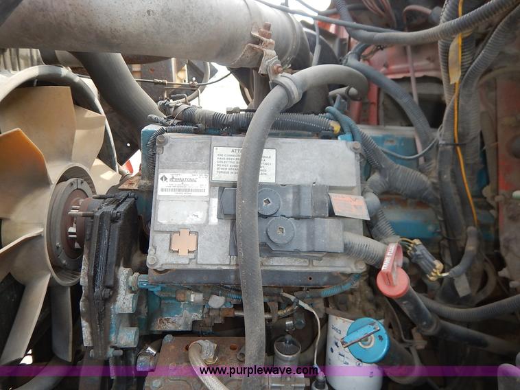 image for item K1733 1999 International 4900 dump truck