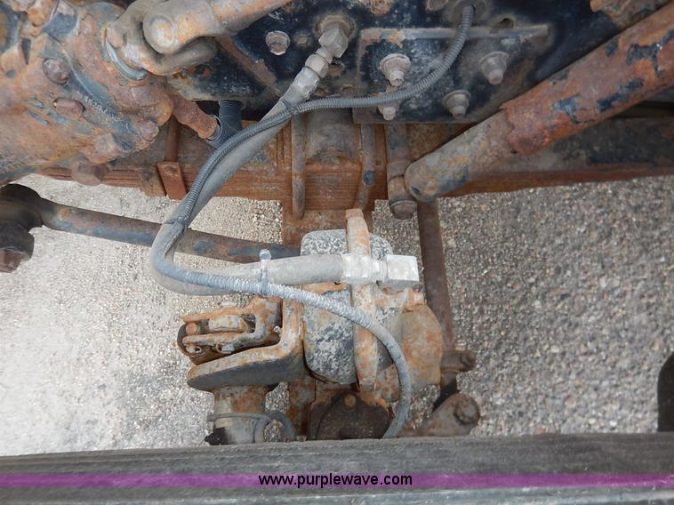 image for item K1733 1999 International 4900 dump truck