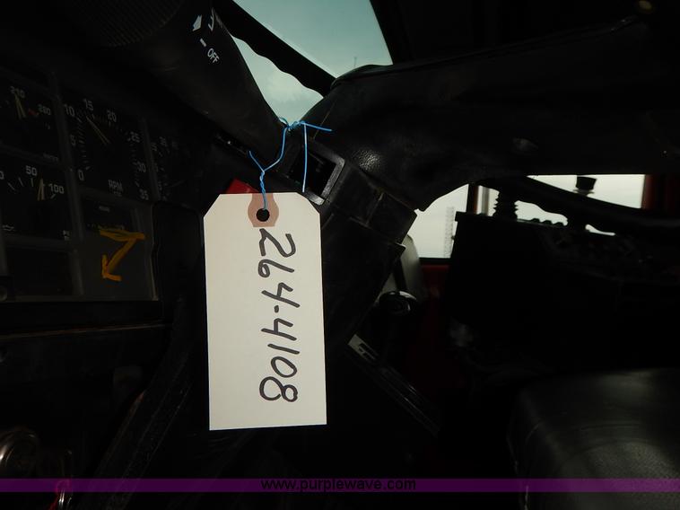 image for item K1733 1999 International 4900 dump truck