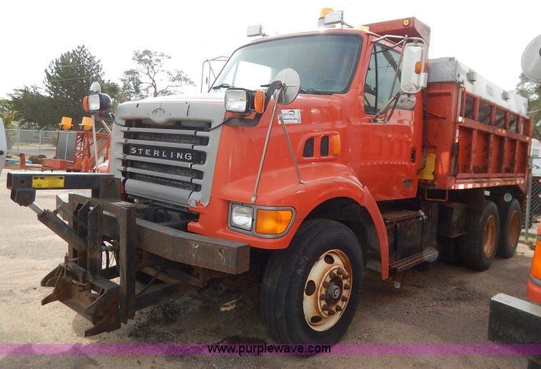 image for item K1734 2001 Sterling LT7500 dump truck