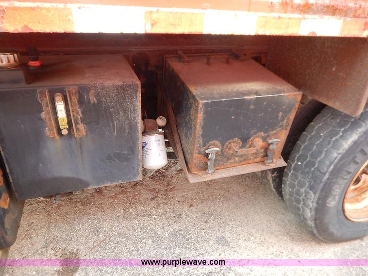 image for item K1734 2001 Sterling LT7500 dump truck