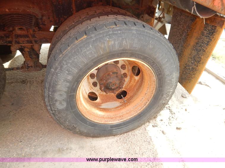 image for item K1734 2001 Sterling LT7500 dump truck