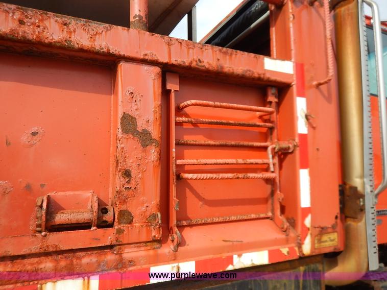 image for item K1734 2001 Sterling LT7500 dump truck