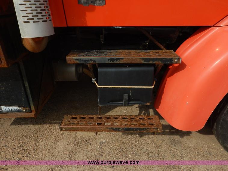 image for item K1734 2001 Sterling LT7500 dump truck