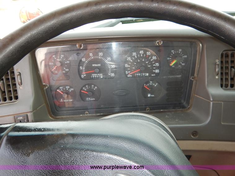 image for item K1734 2001 Sterling LT7500 dump truck