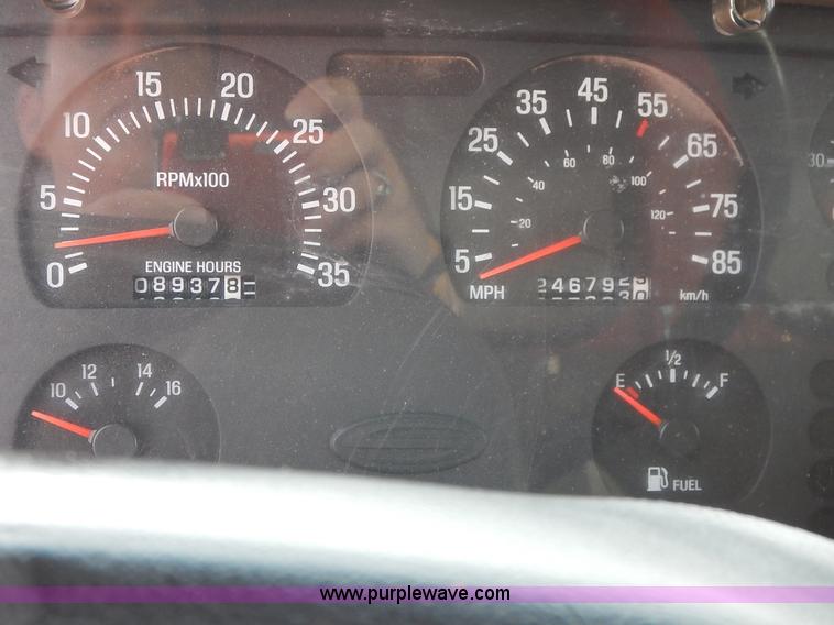 image for item K1734 2001 Sterling LT7500 dump truck