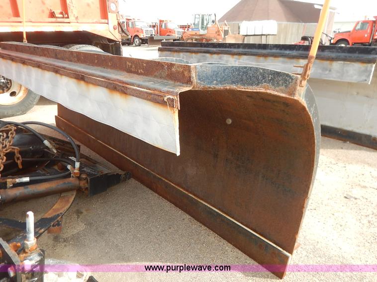 image for item K1734 2001 Sterling LT7500 dump truck