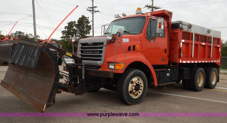 image for item K1736 2001 Sterling LT7500 dump truck
