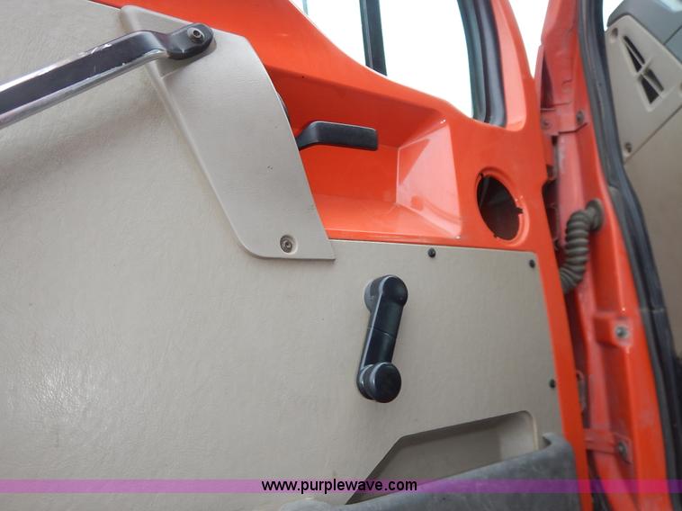 image for item K1736 2001 Sterling LT7500 dump truck