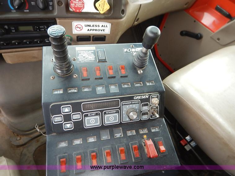 image for item K1736 2001 Sterling LT7500 dump truck