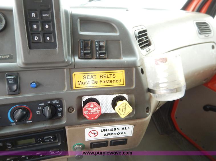 image for item K1736 2001 Sterling LT7500 dump truck