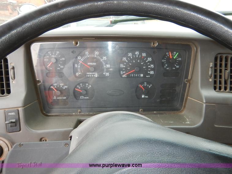 image for item K1736 2001 Sterling LT7500 dump truck