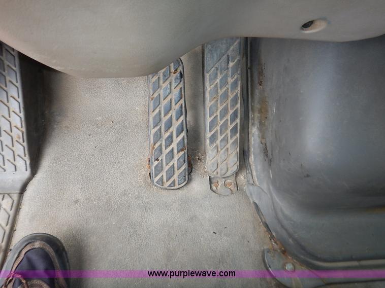 image for item K1736 2001 Sterling LT7500 dump truck