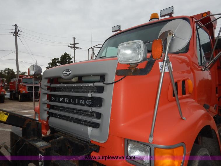 image for item K1736 2001 Sterling LT7500 dump truck