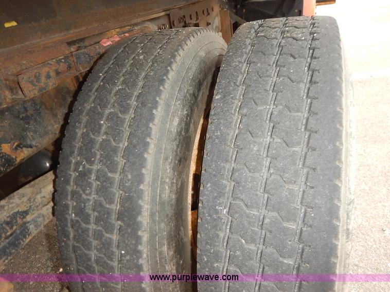 image for item K1736 2001 Sterling LT7500 dump truck