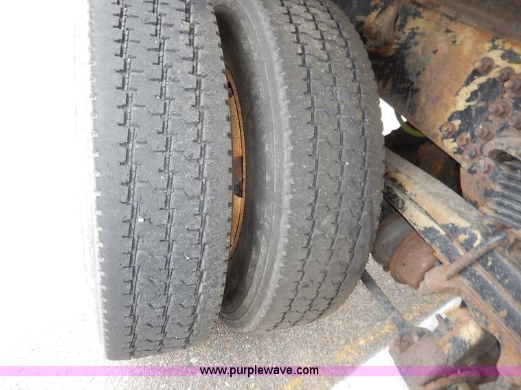 image for item K1736 2001 Sterling LT7500 dump truck