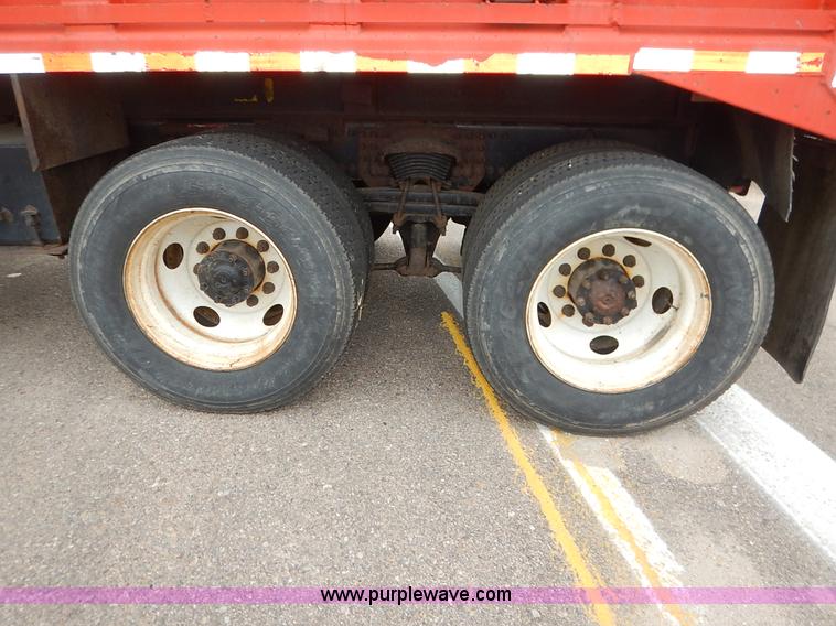 image for item K1736 2001 Sterling LT7500 dump truck