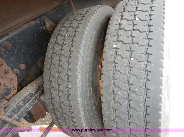 image for item K1736 2001 Sterling LT7500 dump truck